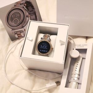 Michael Kors Sofie Smartwatch (Rose Gold & Silver)